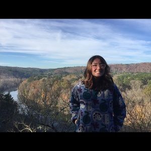 Meet your Posher, Chloe